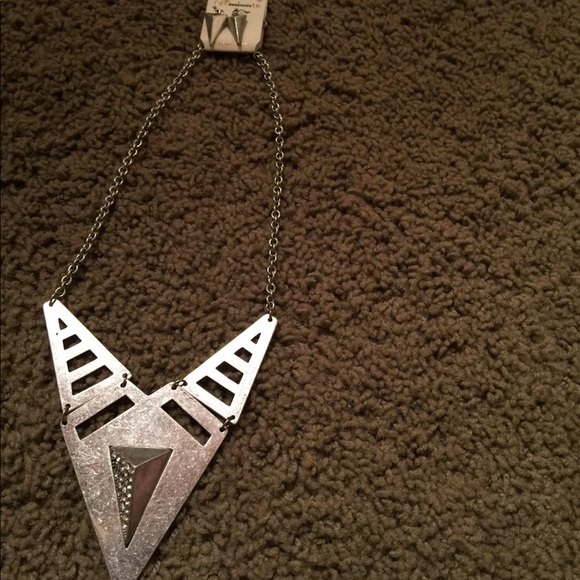 Jewelry - Necklace Set